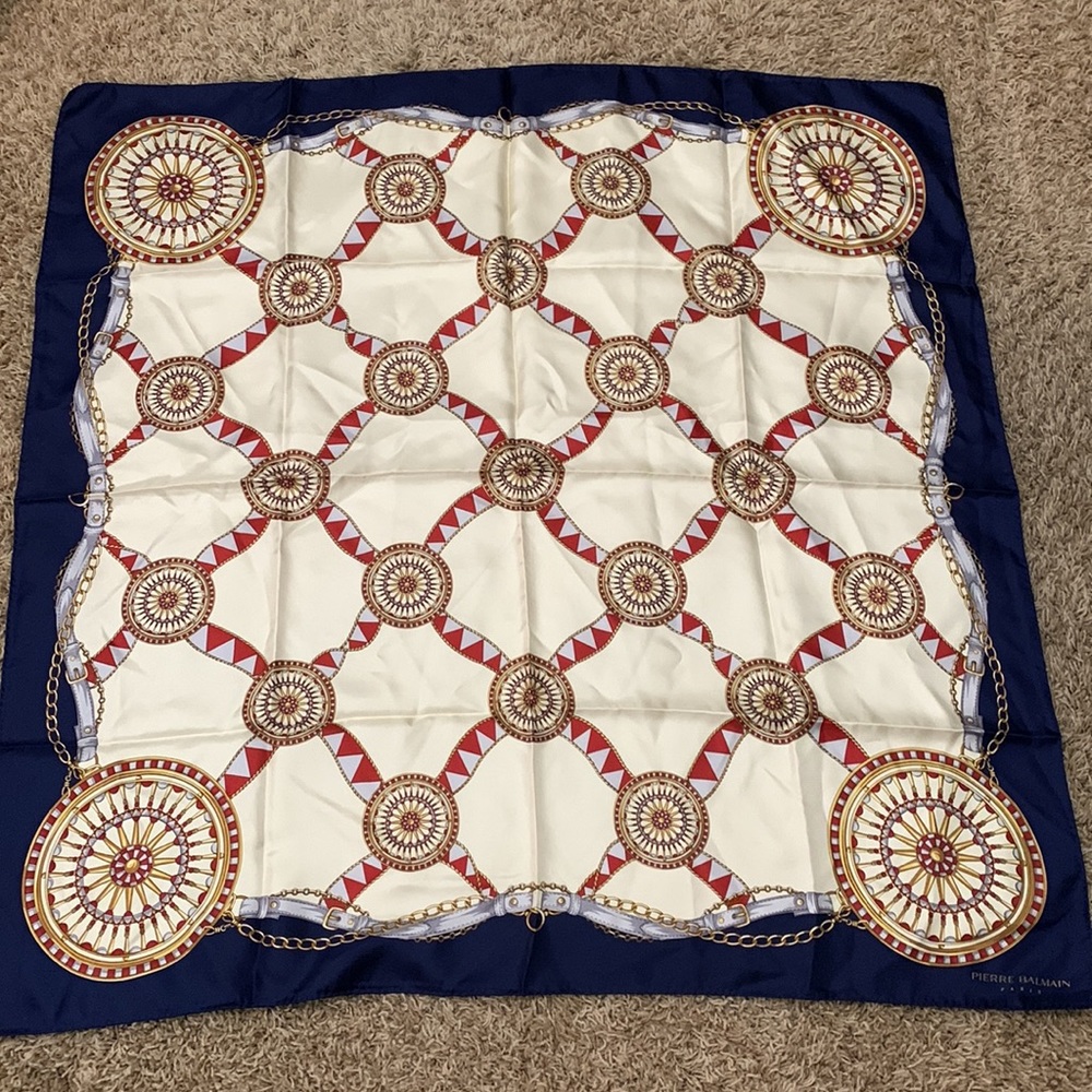 Pierre Balmain Scarf